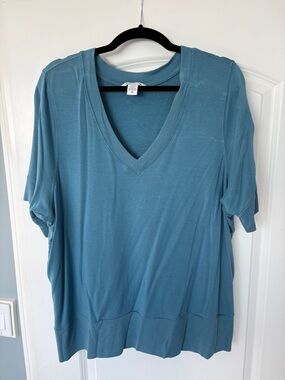 Athleta Women’s V-Neck Tee in Dusty Blue